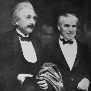 Albert_Einstein_and_Charlie_Chaplin_City_Lights_premiere